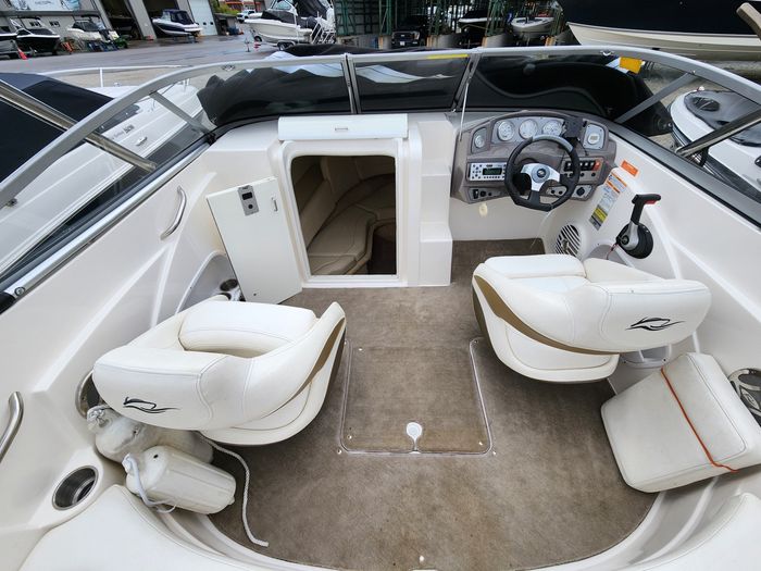 2009 Rinker 210 MTX Cuddy Photo 22 sur 35