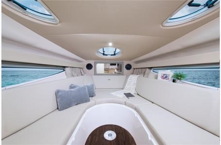 2023 Regal Regal 28 Express Photo 16 sur 16