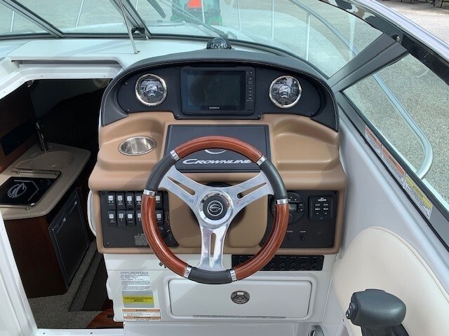 2019 Crownline 264 CR Photo 4 of 13