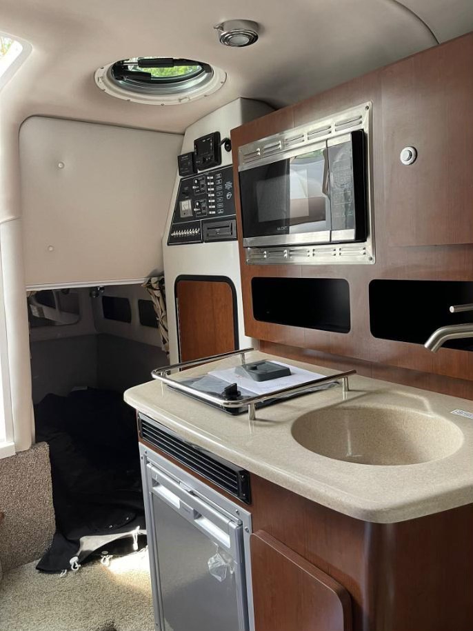 2019 Crownline 264 CR Photo 7 of 13