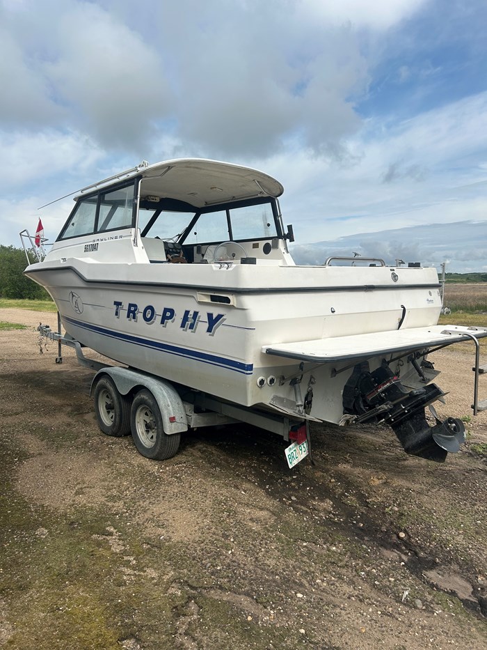 1992 bayliner trophy Photo 2 of 6
