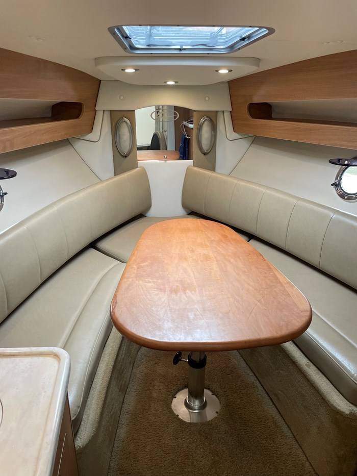 2014 Rinker 290 Express Cruiser Photo 14 of 18