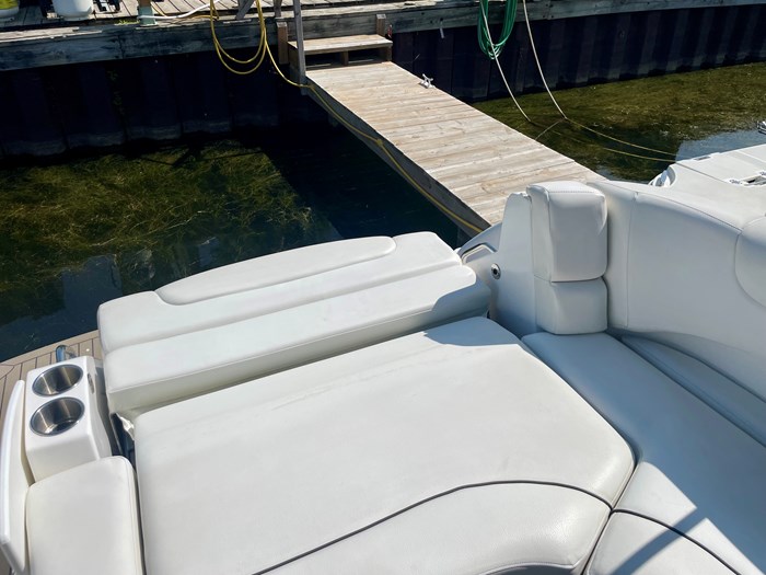 2014 Rinker 290 Express Cruiser Photo 8 of 18