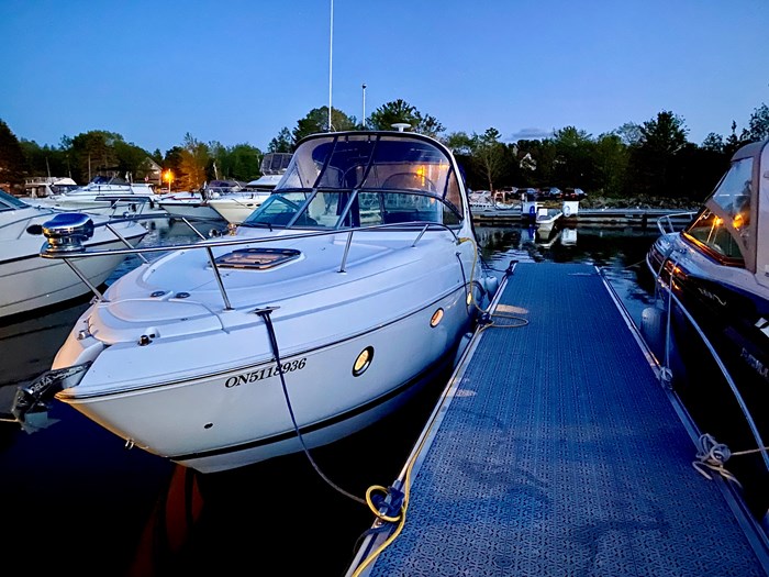 2014 Rinker 290 Express Cruiser Photo 3 of 18