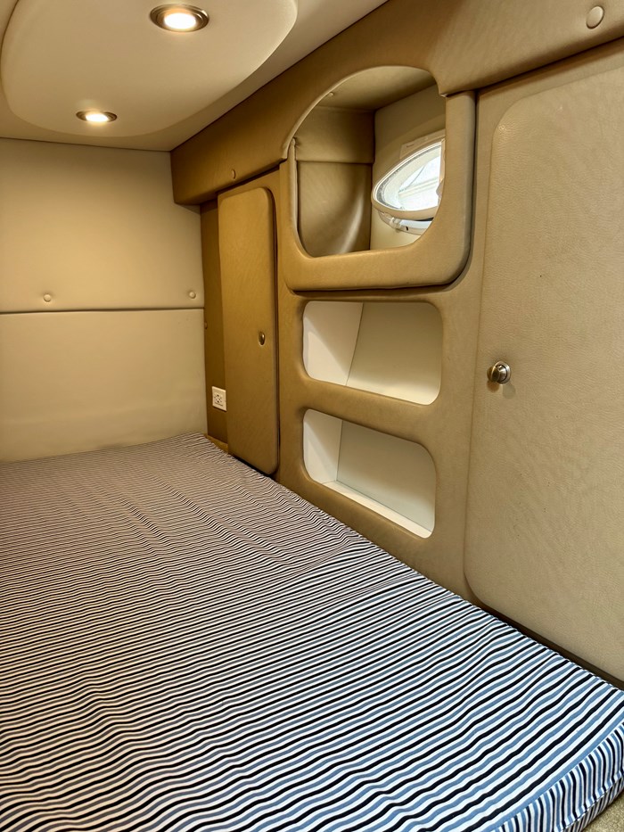 2014 Rinker 290 Express Cruiser Photo 18 of 18