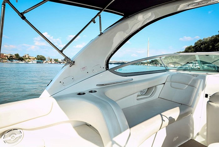 2014 Rinker 290 Express Cruiser Photo 9 of 18