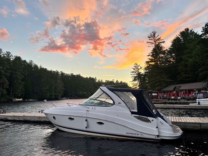 2014 Rinker 290 Express Cruiser Photo 2 of 18