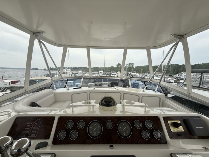 1995 Sea Ray 550 Sedan Bridge Photo 30 sur 72