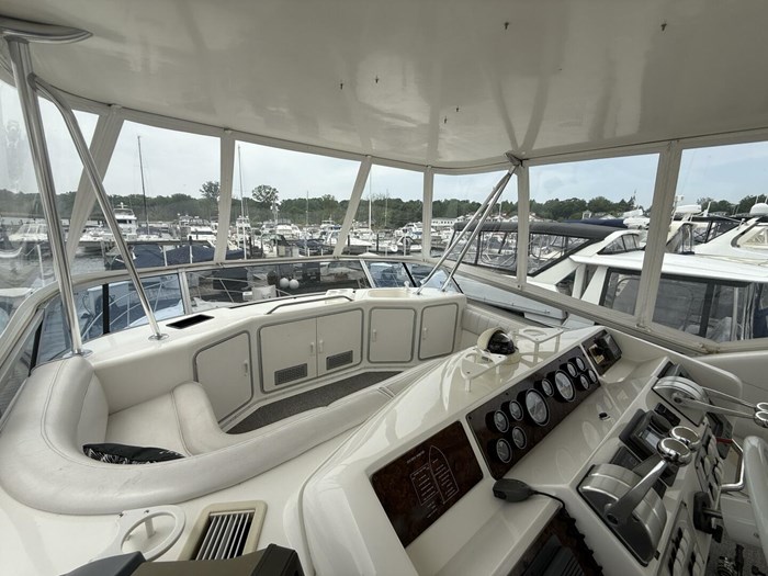 1995 Sea Ray 550 Sedan Bridge Photo 31 sur 72