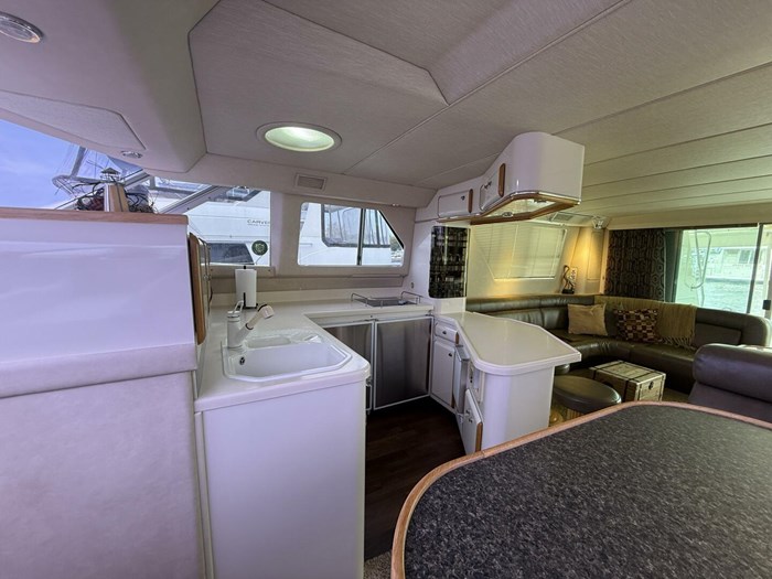 1995 Sea Ray 550 Sedan Bridge Photo 48 sur 72