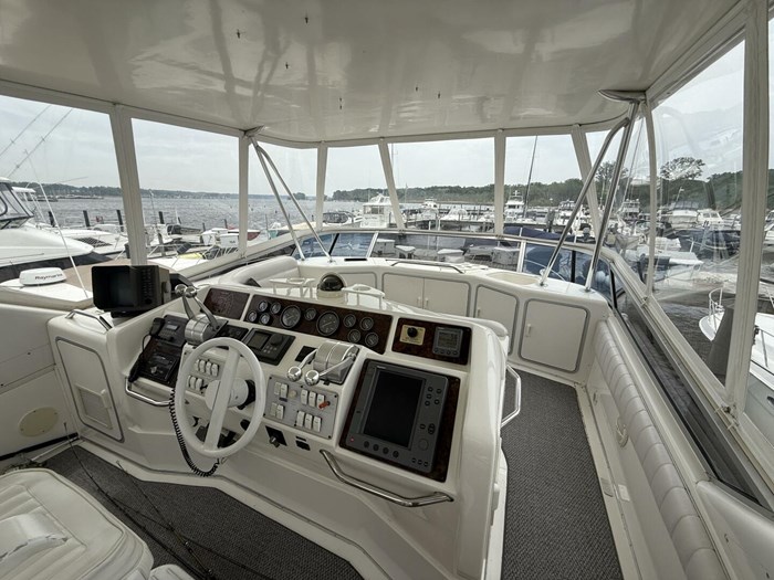 1995 Sea Ray 550 Sedan Bridge Photo 23 sur 72
