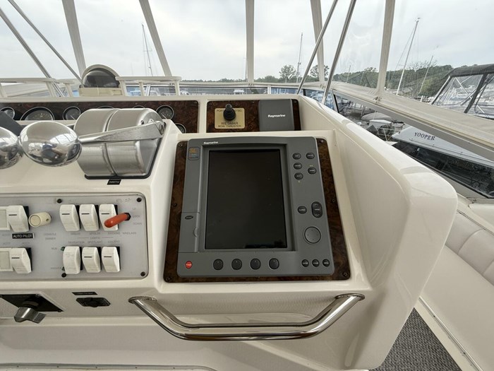 1995 Sea Ray 550 Sedan Bridge Photo 25 sur 72