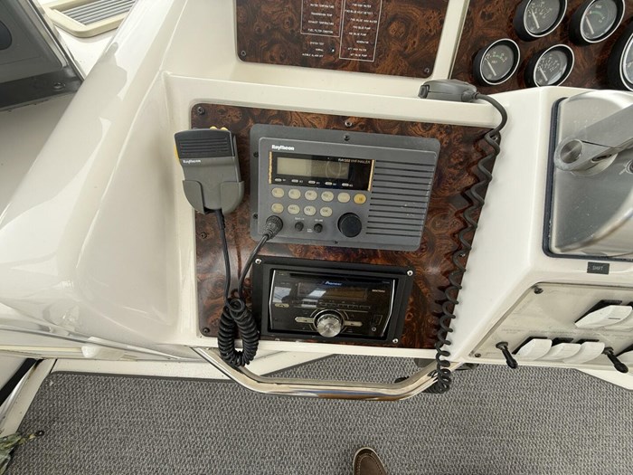 1995 Sea Ray 550 Sedan Bridge Photo 27 sur 72