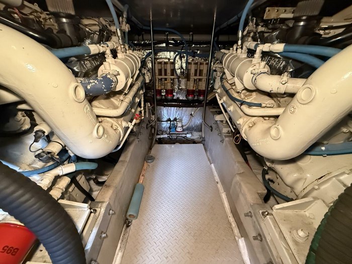 1995 Sea Ray 550 Sedan Bridge Photo 69 sur 72