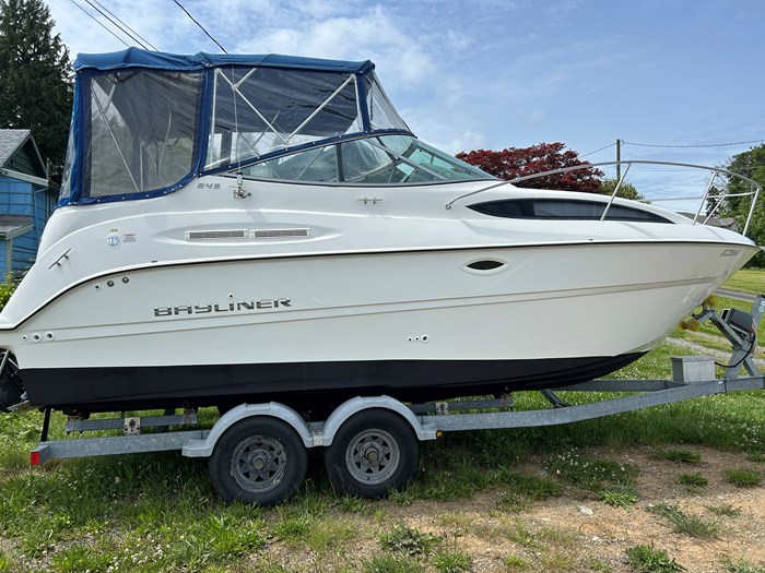 2010 Bayliner Ciera 245 Photo 1 of 12