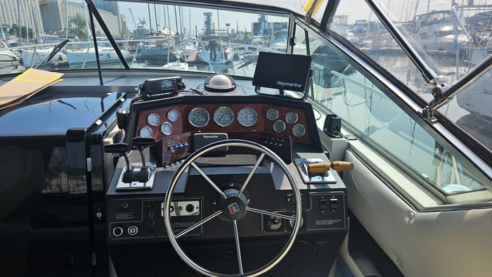 1987 Wellcraft 3200 Photo 11 of 22