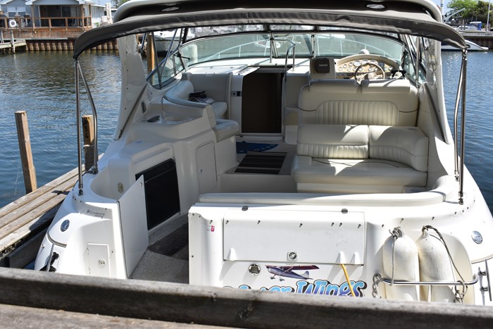 1998 Cruisers Yachts 3375 Esprit Photo 2 of 7