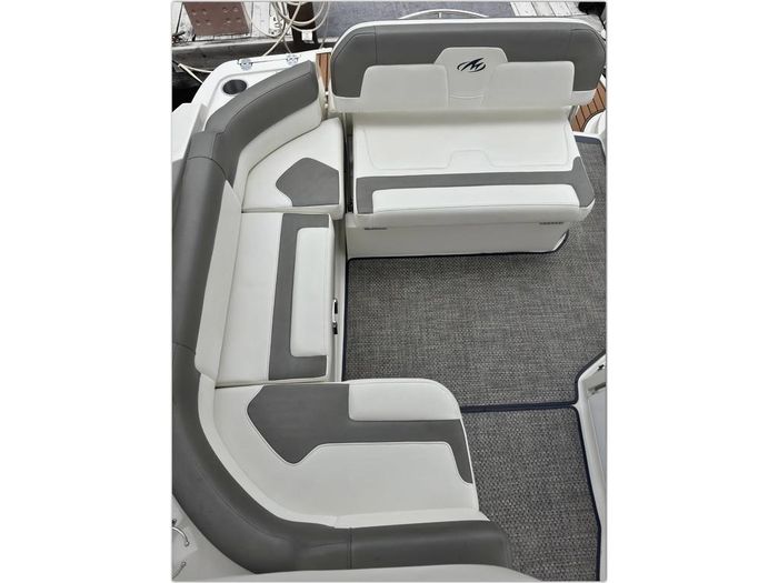 2014 Monterey 280 Sport Yacht Photo 16 sur 55