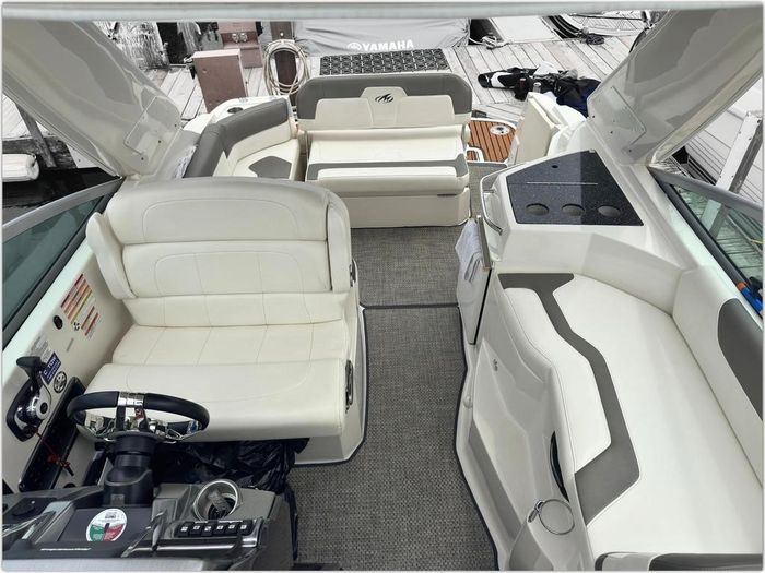 2014 Monterey 280 Sport Yacht Photo 24 sur 55