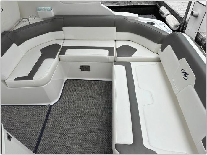 2014 Monterey 280 Sport Yacht Photo 8 sur 55