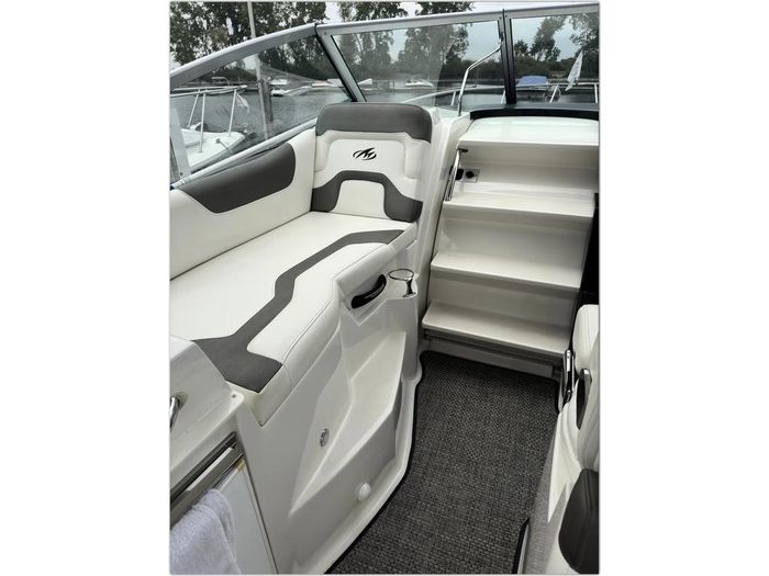 2014 Monterey 280 Sport Yacht Photo 11 sur 55