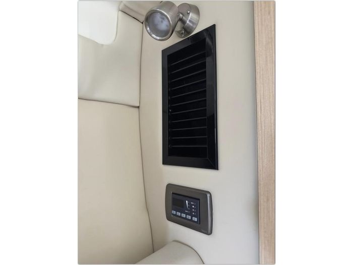 2014 Monterey 280 Sport Yacht Photo 39 sur 55
