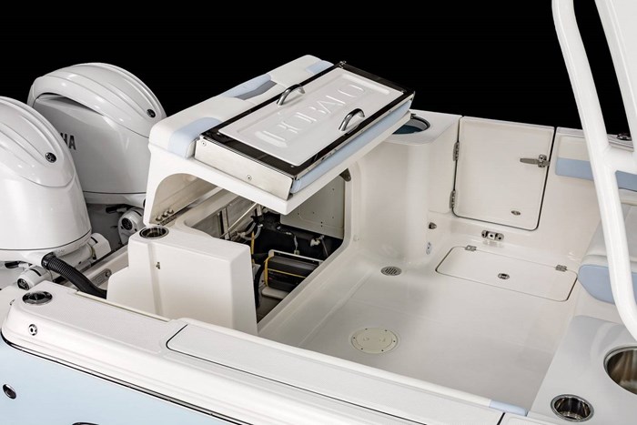 2025 Robalo R257 Photo 26 of 33