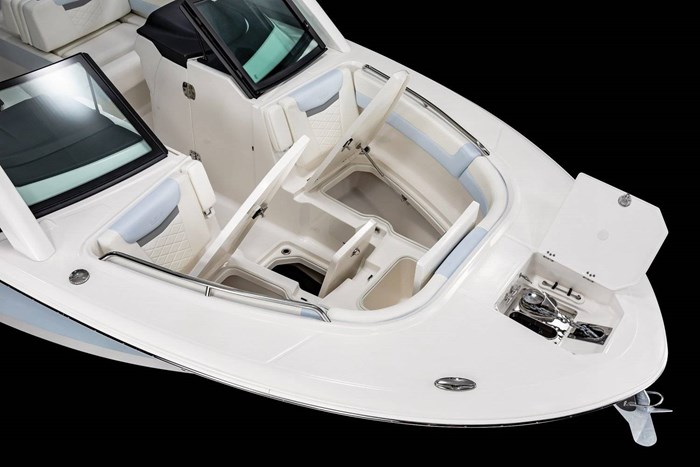 2025 Robalo R257 Photo 29 of 33