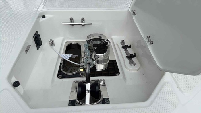 2025 Robalo R257 Photo 5 of 33