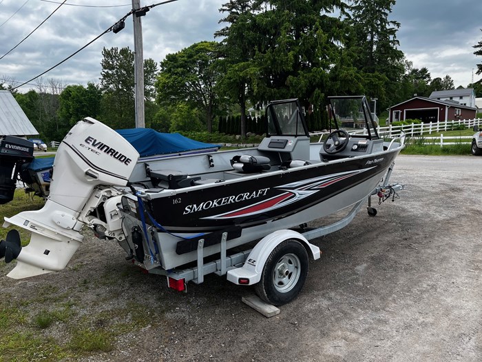 2013 Smoker Craft PRO TRACER 162 Photo 1 of 9