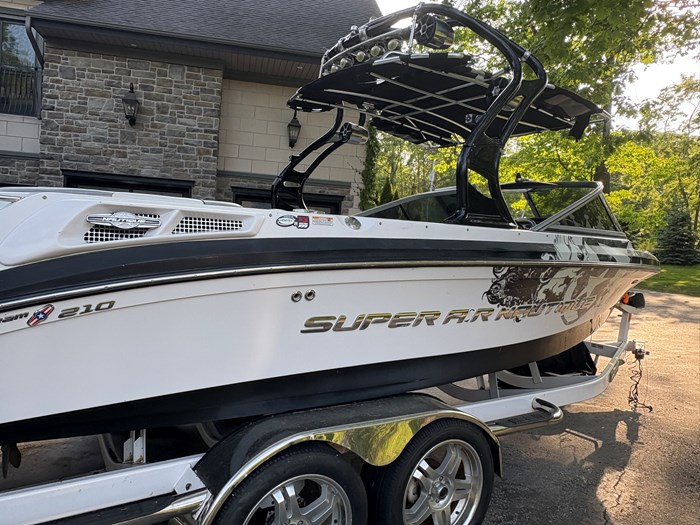 2009 Super air nautique 210 Team Edition Photo 18 of 23