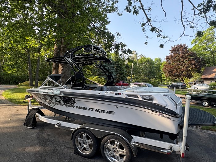 2009 Super air nautique 210 Team Edition Photo 22 of 23
