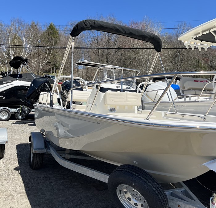 2025 Boston Whaler 170 Montauk Photo 2 sur 9