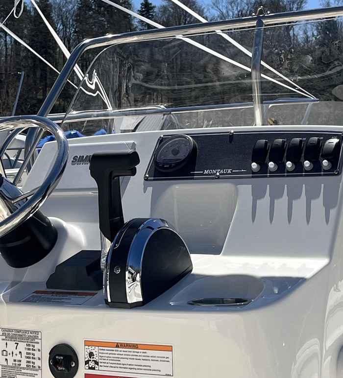 2025 Boston Whaler 170 Montauk Photo 4 sur 9