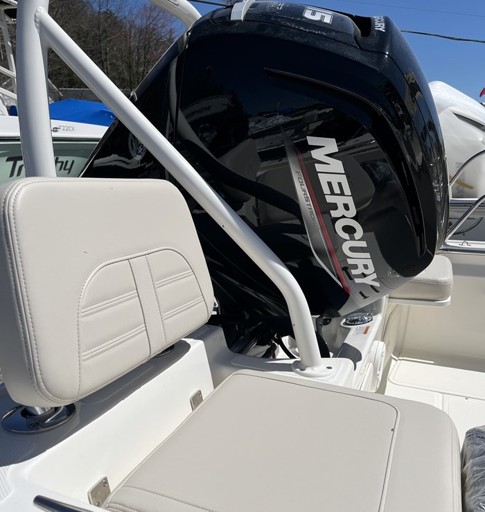 2025 Boston Whaler 170 Montauk Photo 8 sur 9