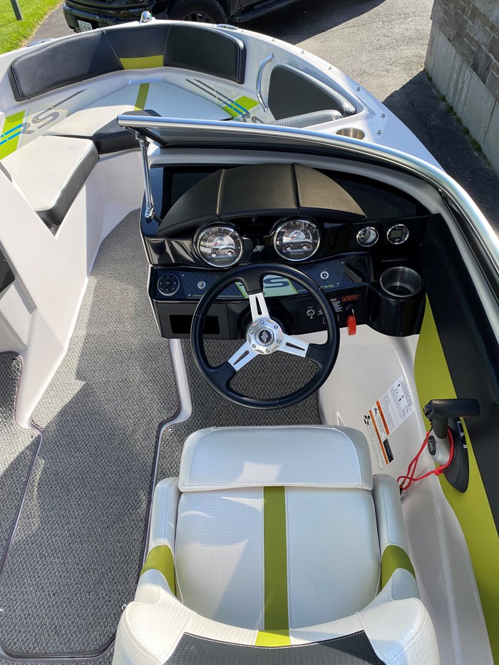2015 Four Winns H190 RS Photo 6 of 18