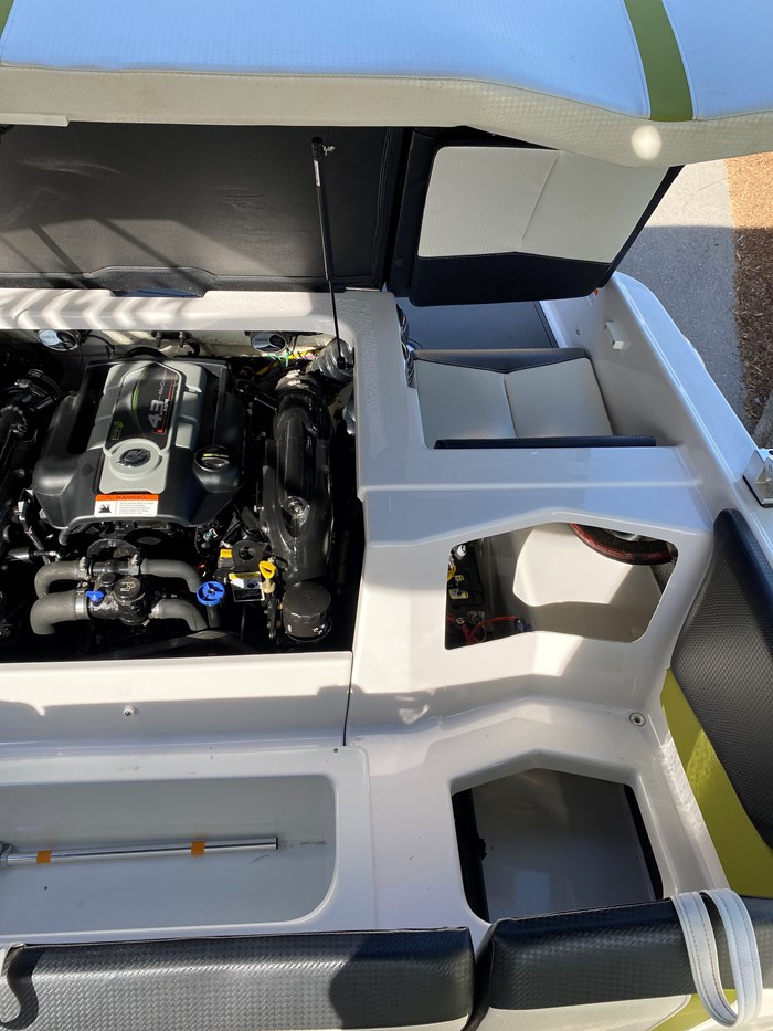 2015 Four Winns H190 RS Photo 10 of 18