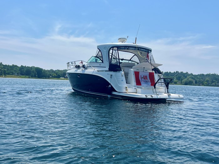 2007 Rinker Express Cruiser Photo 2 of 35