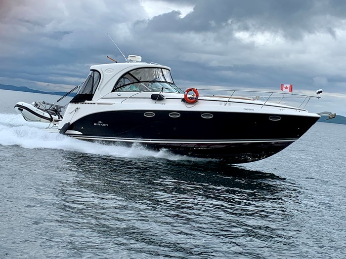 2007 Rinker Express Cruiser Photo 3 of 35