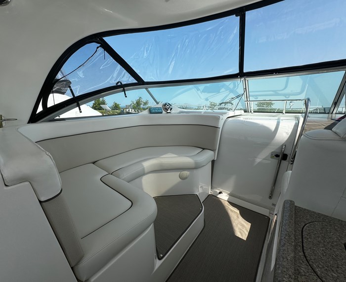 2007 Rinker Express Cruiser Photo 9 of 35