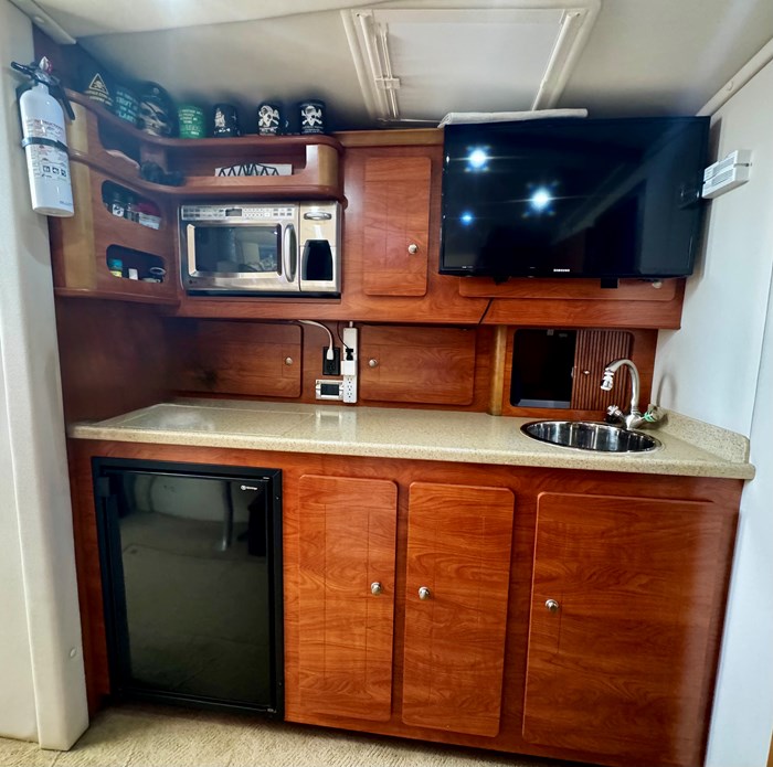 2007 Rinker Express Cruiser Photo 22 of 35