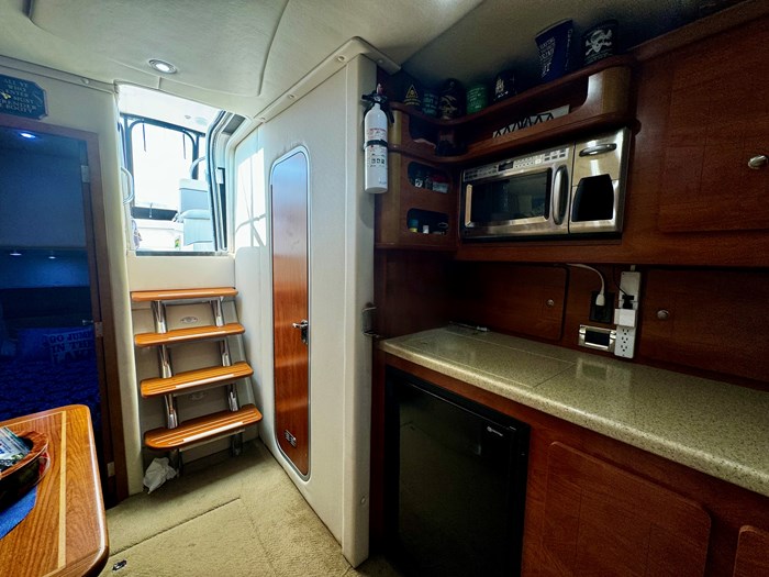 2007 Rinker Express Cruiser Photo 20 of 35