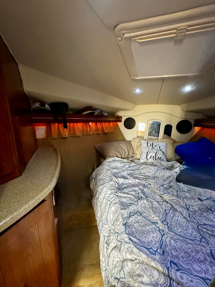 2007 Rinker Express Cruiser Photo 25 of 35