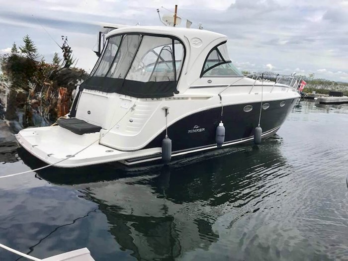 2007 Rinker Express Cruiser Photo 29 of 35
