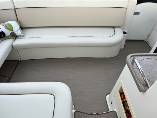 2007 Rinker Express Cruiser Photo 14 of 35