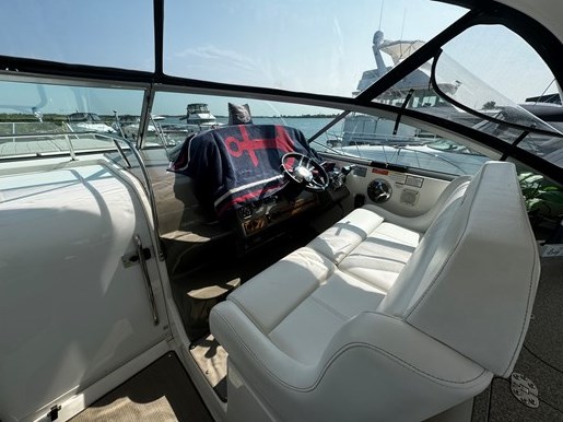 2007 Rinker Express Cruiser Photo 11 of 35