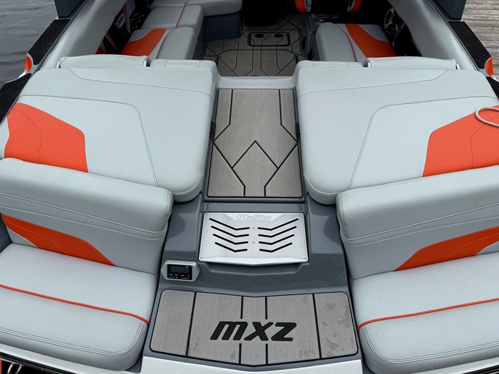 2020 Malibu MXZ 22 Photo 9 of 12