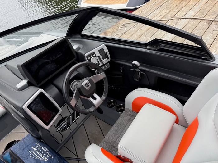 2020 Malibu MXZ 22 Photo 4 of 12