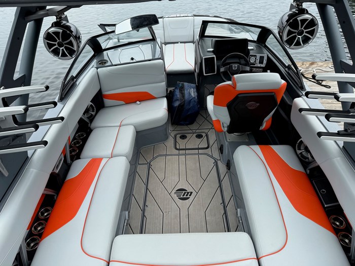 2020 Malibu MXZ 22 Photo 8 of 12