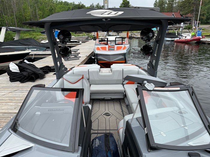 2020 Malibu MXZ 22 Photo 2 of 12